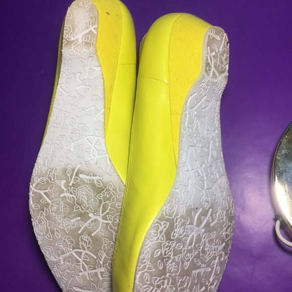 Betsy Johnson Wedge Flats - Picture 4 of 6